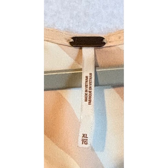 Free People Tiger Print V Neck Smocked Waist Short Sleeve Blouse Top XL - Picture 4 of 8